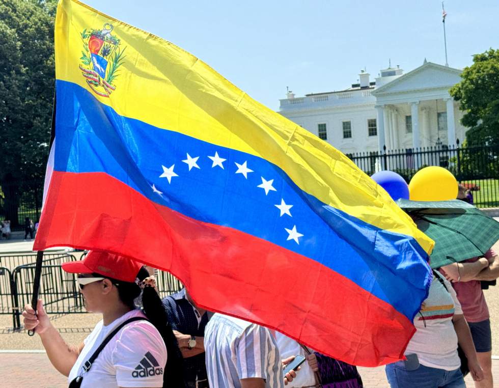 Venezuela : loyale à Nicolas Maduro, l'armée rejette les appels de l'opposition Venezuela : loyale à Nicolas Maduro, l'armée rejette les appels de l'opposition