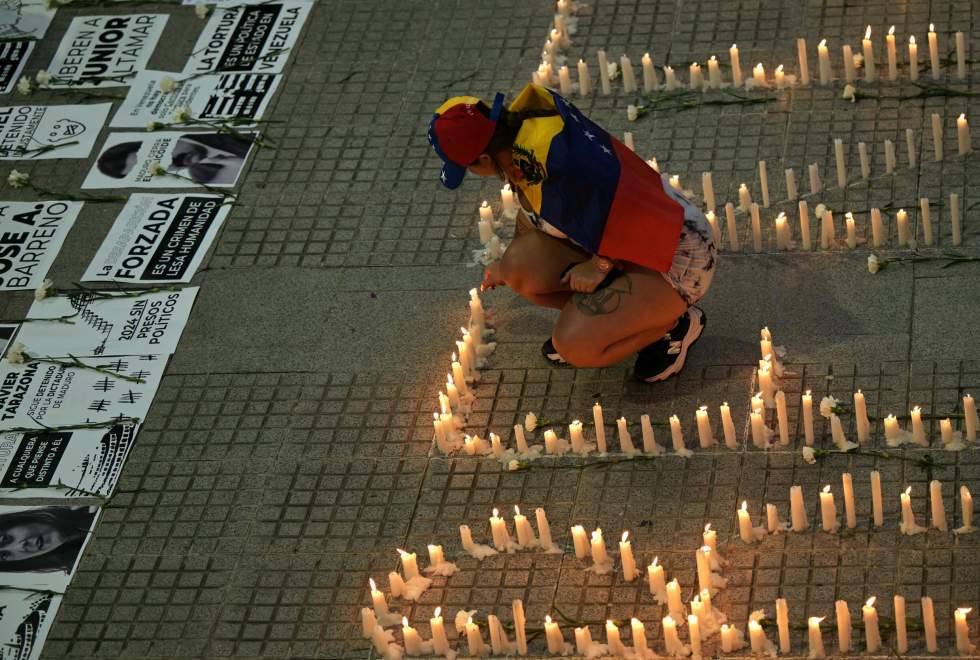 Les violences post-électorales font 25 morts au Venezuela, Maduro exige une "main de fer" Les violences post-électorales font 25 morts au Venezuela, Maduro exige une "main de fer"