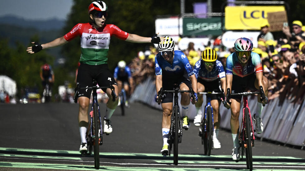 Tour de France Femmes : Blanka Vas gagne au sprint, Demi Vollering chute et perd le maillot jaune