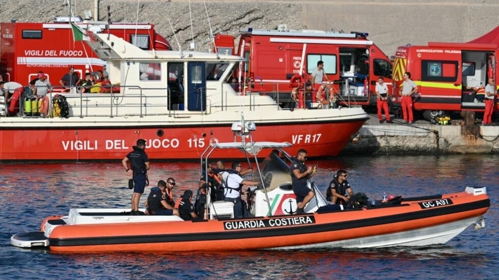 En Sicile, un autre corps prisonnier de l'épave du Bayesian retrouvé par les secours