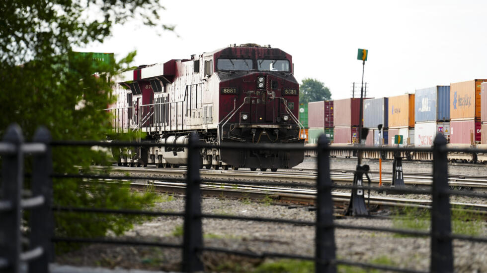 Au Canada, le gouvernement impose la reprise du fret ferroviaire, crucial pour l'économie