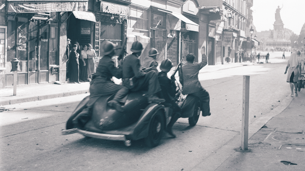 Libération de Paris en photos : il y a 80 ans, combats, soulagement et joie Libération de Paris en photos : il y a 80 ans, combats, soulagement et joie