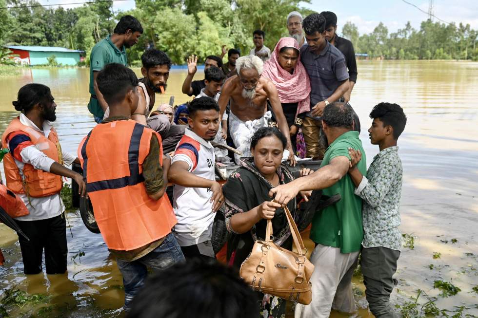 Bangladesh : près de 300 000 personnes réfugiées dans des abris après des inondations