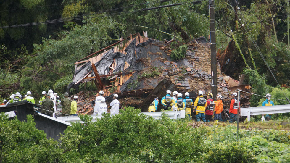 Le Japon en alerte maximale avant l'arrivée du typhon Shanshan