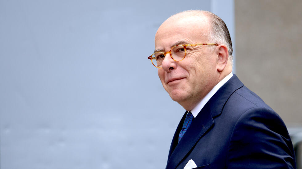 Nomination du Premier ministre : Macron rencontrera Bernard Cazeneuve lundi matin