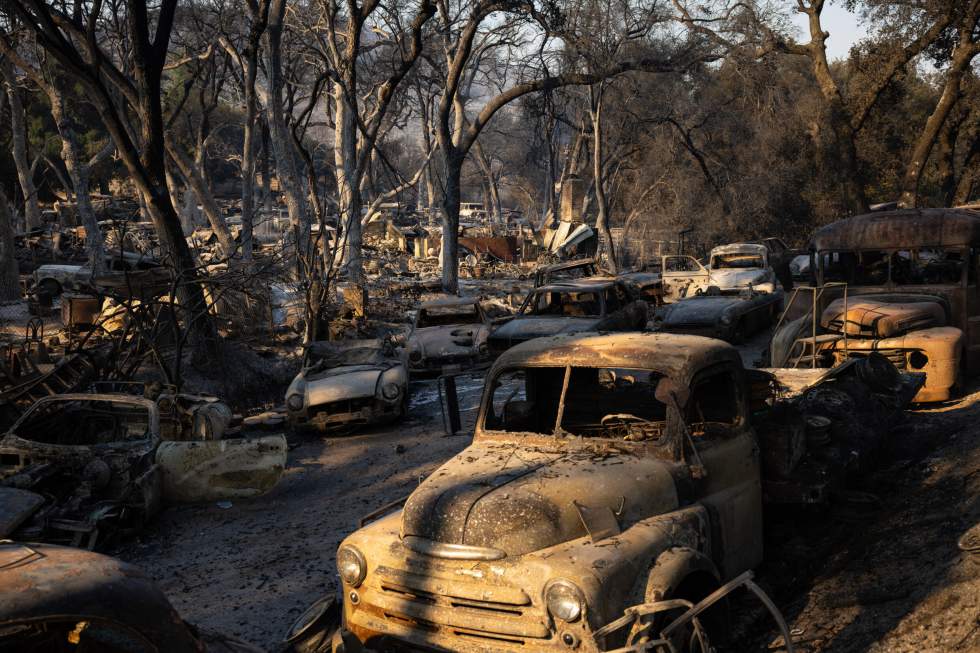 La région de Los Angeles reste menacée par les incendies mais les températures baissent La région de Los Angeles reste menacée par les incendies mais les températures baissent