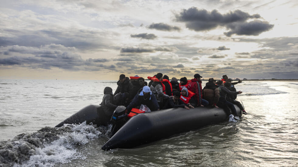 Plusieurs migrants dont un enfant meurent en tentant la traversée de la Manche