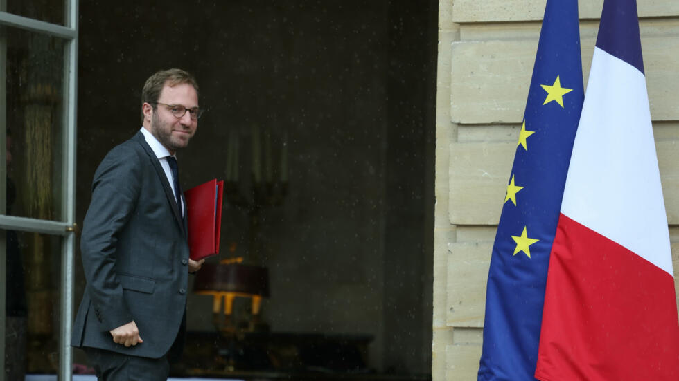 Le budget français sera "pleinement" inscrit dans les règles de l'UE, assure Antoine Armand