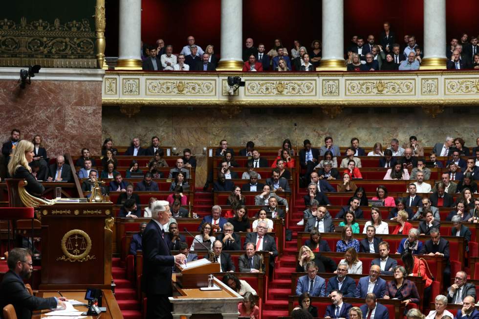 Michel Barnier au défi d'une première motion de censure, avant celle du budget