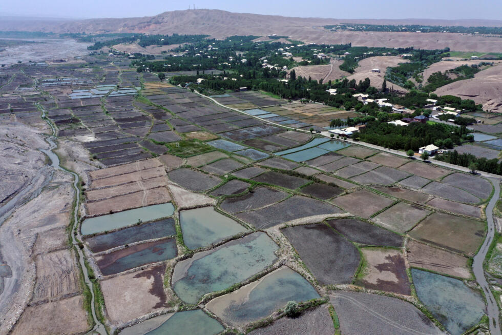 L'instant + : le Kirghizstan construit des maisons en riz écologiques et économiques L'instant + : le Kirghizstan construit des maisons en riz écologiques et économiques