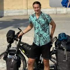Le jeune cycliste franco-allemand disparu en Iran mi-juin a été "arrêté" par les autorités Le jeune cycliste franco-allemand disparu en Iran mi-juin a été "arrêté" par les autorités