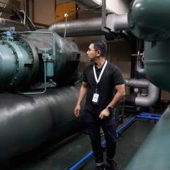 L'instant + : en Indonésie, les "superpolluants" gaz des climatiseurs capturés L'instant + : en Indonésie, les "superpolluants" gaz des climatiseurs capturés