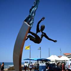 L'instant + : "Monument historique", le Lacanau Pro attire les surfeurs du monde entier L'instant + : "Monument historique", le Lacanau Pro attire les surfeurs du monde entier