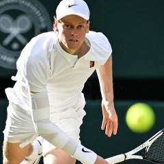 Jannik Sinner prend sa revanche sur Carlos Alcaraz et gagne son premier titre à Wimbledon Jannik Sinner prend sa revanche sur Carlos Alcaraz et gagne son premier titre à Wimbledon