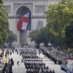 En direct : suivez le défilé du 14-Juillet sur les Champs-Élysées En direct : suivez le défilé du 14-Juillet sur les Champs-Élysées