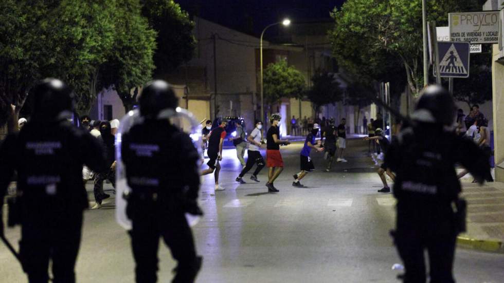 Émeutes racistes en Espagne : du fait divers à la récupération par l'extrême droite Émeutes racistes en Espagne : du fait divers à la récupération par l'extrême droite
