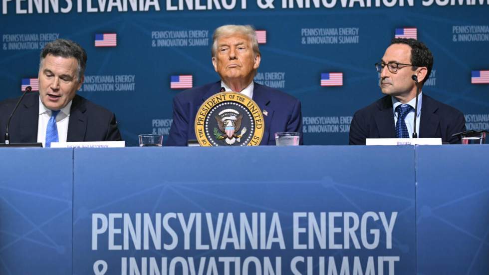 Donald Trump annonce des investissements pour alimenter l'IA en électricité Donald Trump annonce des investissements pour alimenter l'IA en électricité
