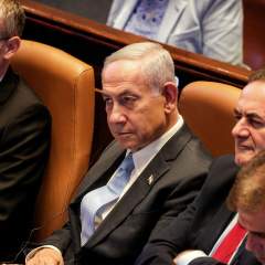 Un parti ultra-orthodoxe israélien critiqué après son départ du gouvernement Un parti ultra-orthodoxe israélien critiqué après son départ du gouvernement