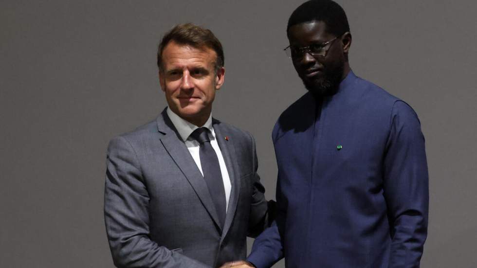 Sénégal : cérémonie historique pour marquer la fin de la présence permanente de l'armée française Sénégal : cérémonie historique pour marquer la fin de la présence permanente de l'armée française