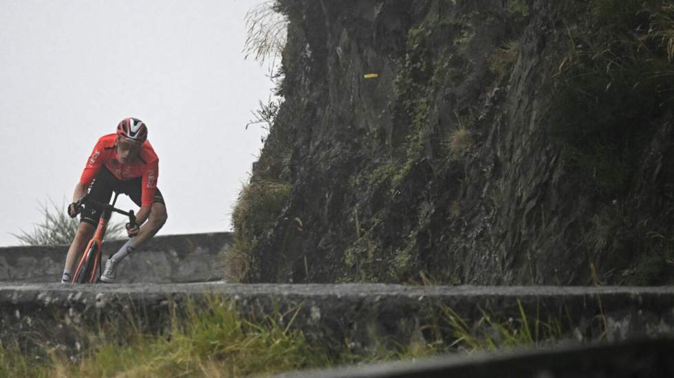 Tour de France : Arensman remporte la 14e étape, Evenepoel abandonne dans le Tourmalet