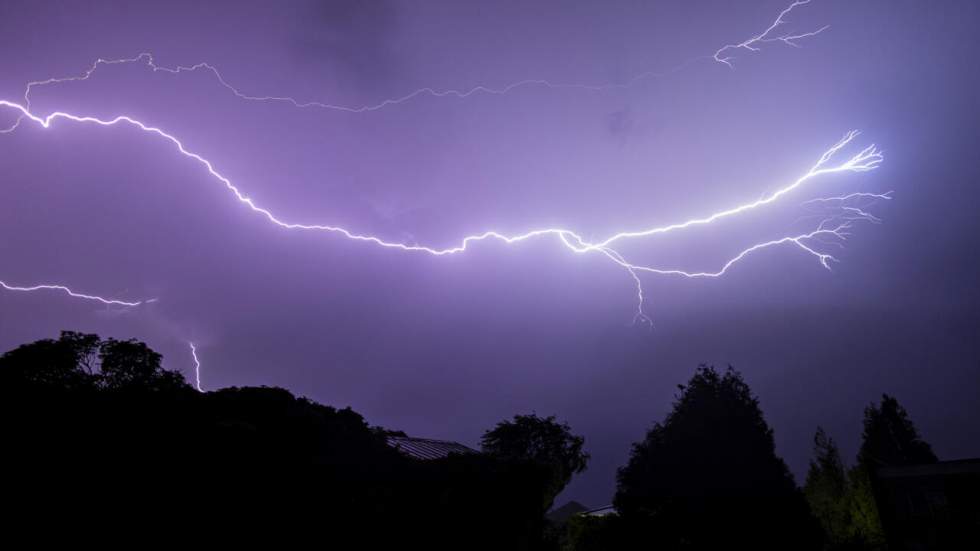 Un mort et six blessés dans de violents orages, le sud-est toujours en alerte orange Un mort et six blessés dans de violents orages, le sud-est toujours en alerte orange