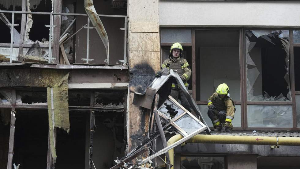 Au moins un mort et deux blessés dans des frappes russes sur Kiev Au moins un mort et deux blessés dans des frappes russes sur Kiev