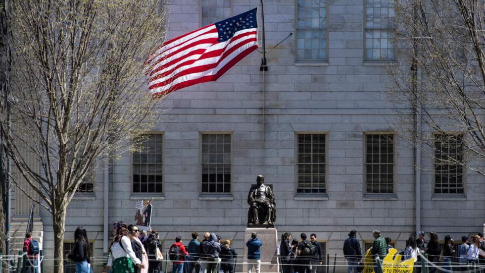 L'administration Trump priée de justifier ses coupes de subventions à l'université de Harvard L'administration Trump priée de justifier ses coupes de subventions à l'université de Harvard