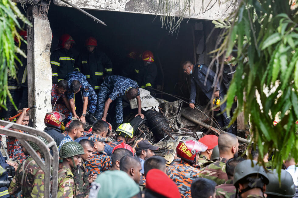 Le Bangladesh en deuil après la mort de 27 personnes dans le crash d'un avion sur une école Le Bangladesh en deuil après la mort de 27 personnes dans le crash d'un avion sur une école
