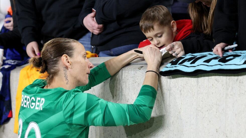 Euro 2025 : Ann-Katrin Berger, le barrage allemand qui a survécu à deux cancers Euro 2025 : Ann-Katrin Berger, le barrage allemand qui a survécu à deux cancers