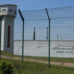 Les premiers narcotrafiquants "les plus dangereux" de France transférés vers une prison spéciale Les premiers narcotrafiquants "les plus dangereux" de France transférés vers une prison spéciale