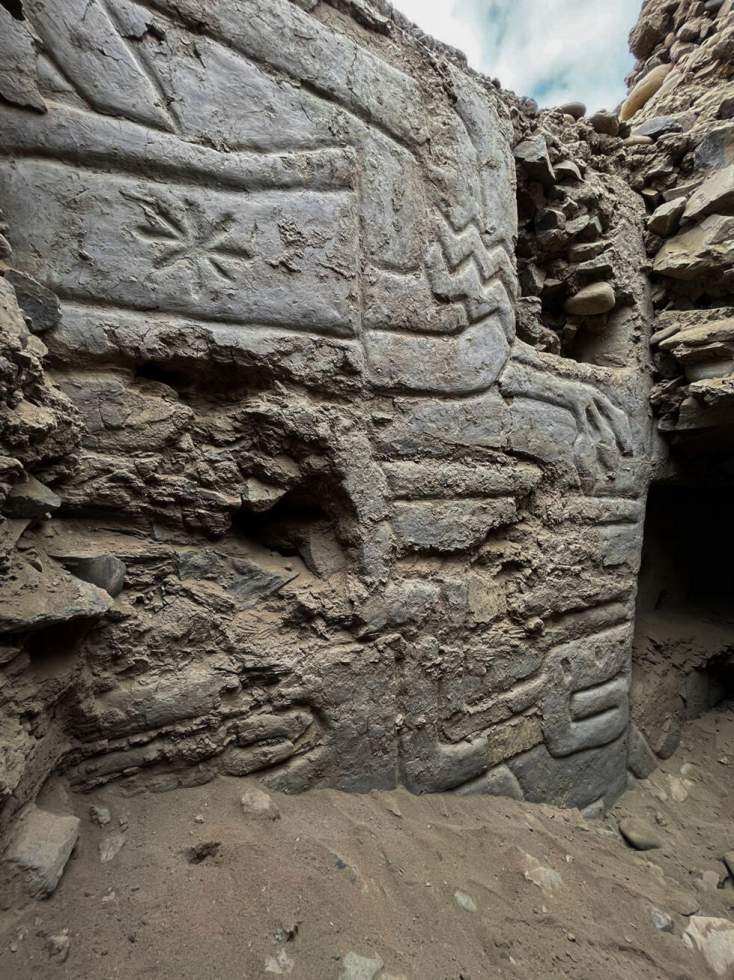L'instant + : une fresque de plus de 3 000 ans mise au jour par des archéologues au Pérou L'instant + : une fresque de plus de 3 000 ans mise au jour par des archéologues au Pérou