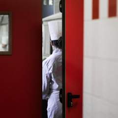 Face à la loi Duplomb, des chefs cuisiniers s'insurgent et mettent les pieds dans le plat Face à la loi Duplomb, des chefs cuisiniers s'insurgent et mettent les pieds dans le plat