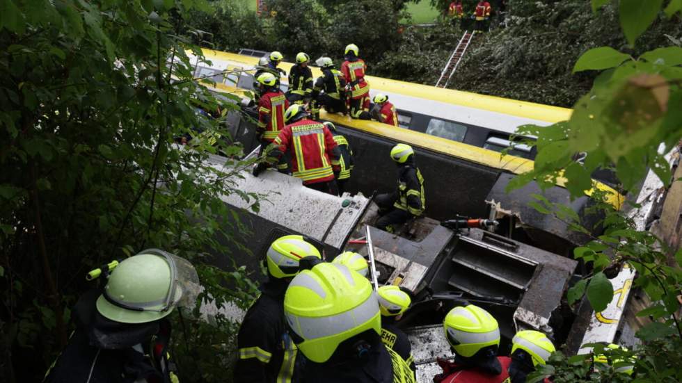 Un train régional déraille dans le sud-ouest de l'Allemagne, la police fait état de trois morts Un train régional déraille dans le sud-ouest de l'Allemagne, la police fait état de trois morts