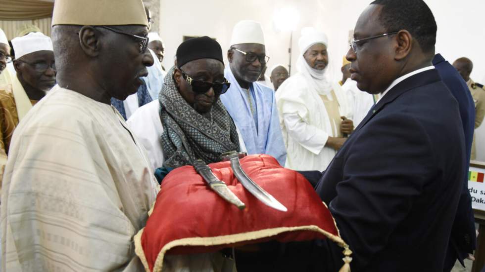 Restitutions d'objets coloniaux : le gouvernement français présente un projet de loi très attendu Restitutions d'objets coloniaux : le gouvernement français présente un projet de loi très attendu