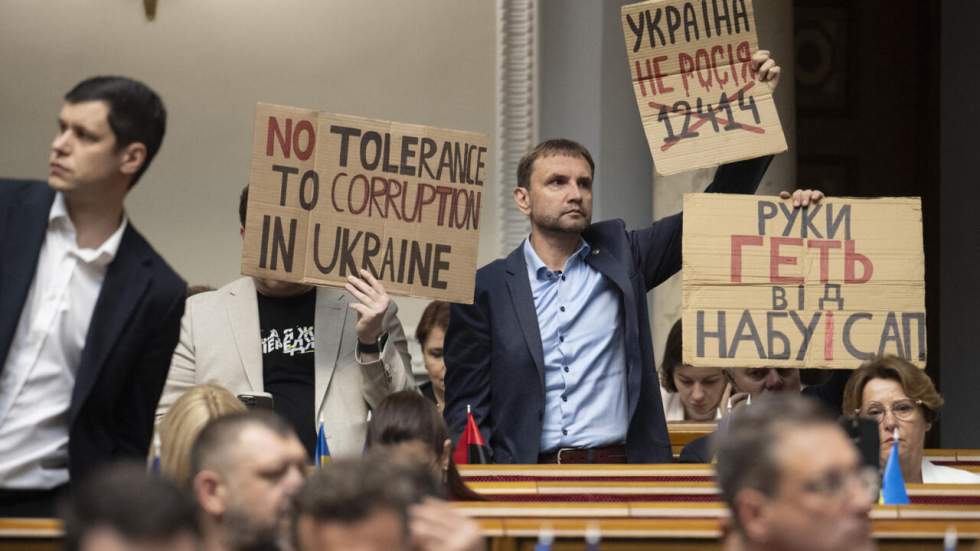 Ukraine : arrestations dans une affaire de corruption visant le secteur de la défense Ukraine : arrestations dans une affaire de corruption visant le secteur de la défense