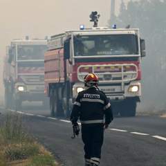 L'incendie dans l'Aude perd en intensité mais les habitants restent sur le qui-vive L'incendie dans l'Aude perd en intensité mais les habitants restent sur le qui-vive