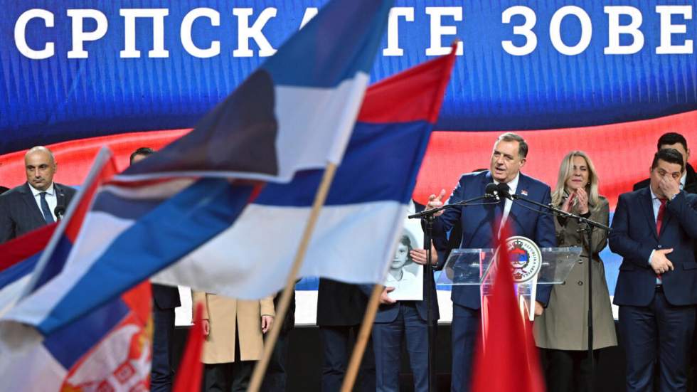 Bosnie-Herzégovine : destitué, le leader serbe Milorad Dodik défie l'État central
