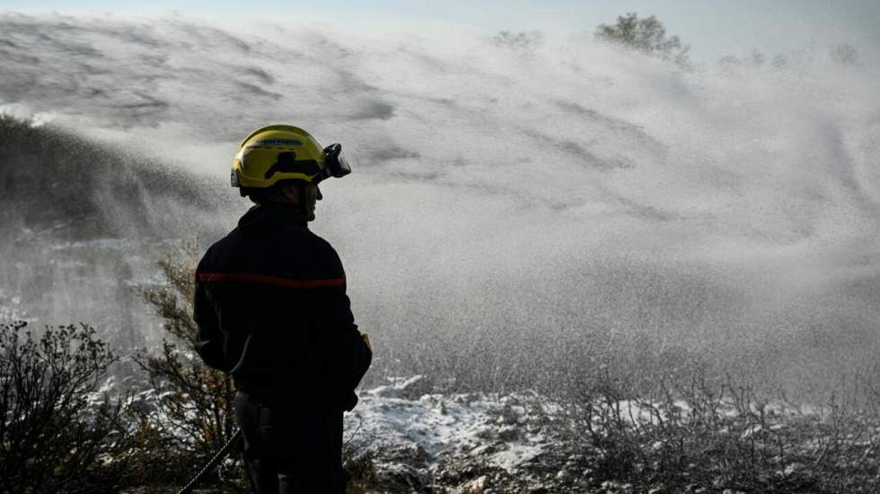 Incendie dans l'Aude : la canicule et le vent sec pourraient favoriser une reprise du feu Incendie dans l'Aude : la canicule et le vent sec pourraient favoriser une reprise du feu