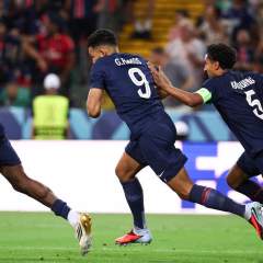 Revenu de loin, le PSG remporte la Supercoupe d'Europe aux tirs au but Revenu de loin, le PSG remporte la Supercoupe d'Europe aux tirs au but
