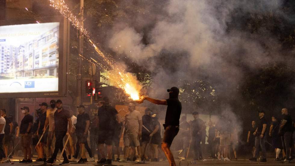 Serbie : les manifestations dégénèrent en heurts entre opposants et partisans d'Aleksandar Vuciv