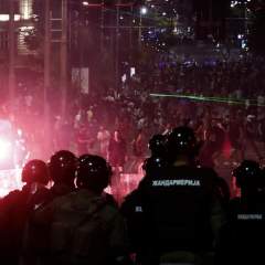 En Serbie, de nouveaux heurts entre manifestants anticorruption et police En Serbie, de nouveaux heurts entre manifestants anticorruption et police