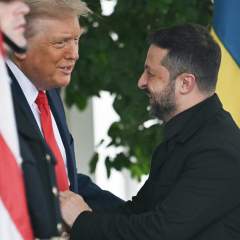Donald Trump, Volodymyr Zelensky et la diplomatie vestimentaire Donald Trump, Volodymyr Zelensky et la diplomatie vestimentaire