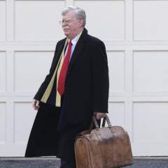 Le FBI perquisitionne le domicile de John Bolton, ancien allié de Donald Trump Le FBI perquisitionne le domicile de John Bolton, ancien allié de Donald Trump