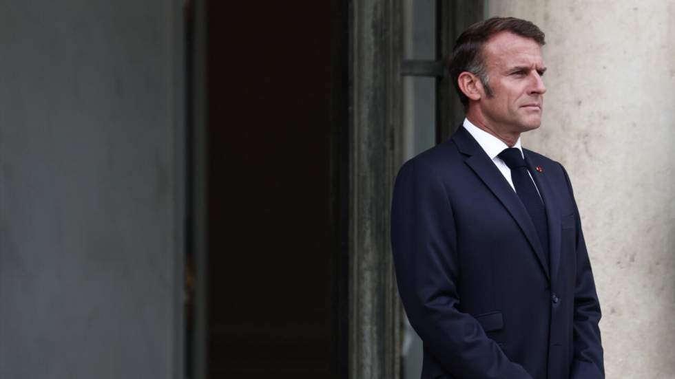 Macron apporte son "soutien total" à Bayrou après son choix du vote de confiance Macron apporte son "soutien total" à Bayrou après son choix du vote de confiance