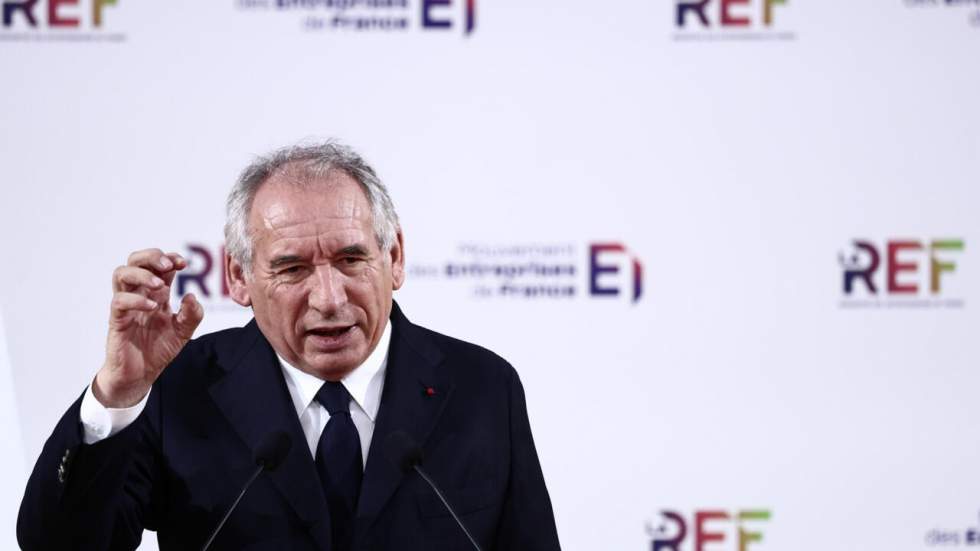 François Bayrou en campagne devant les patrons pour sauver son gouvernement