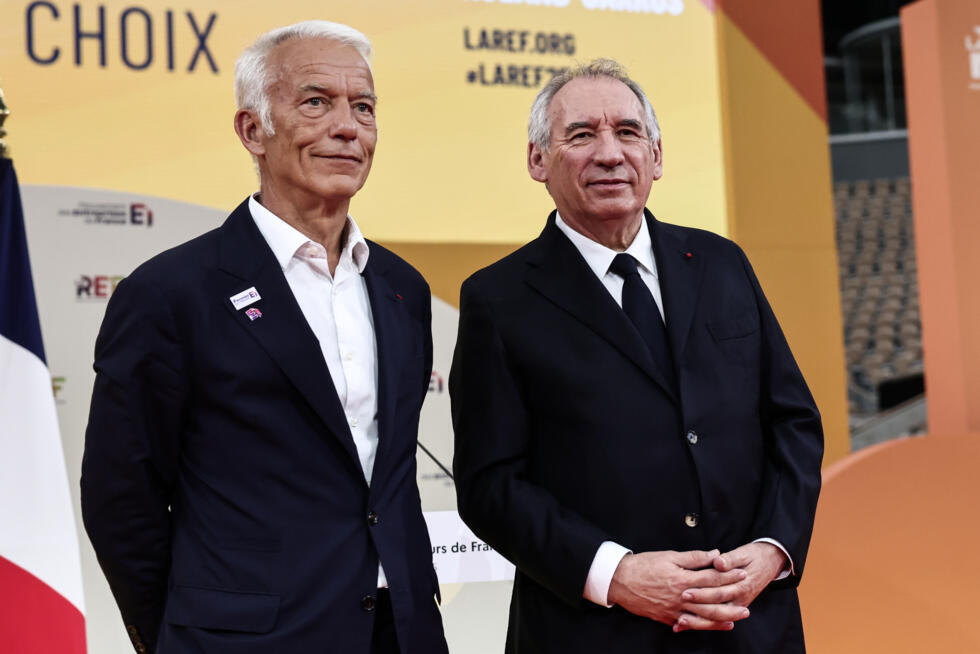 François Bayrou en campagne devant les patrons pour sauver son gouvernement