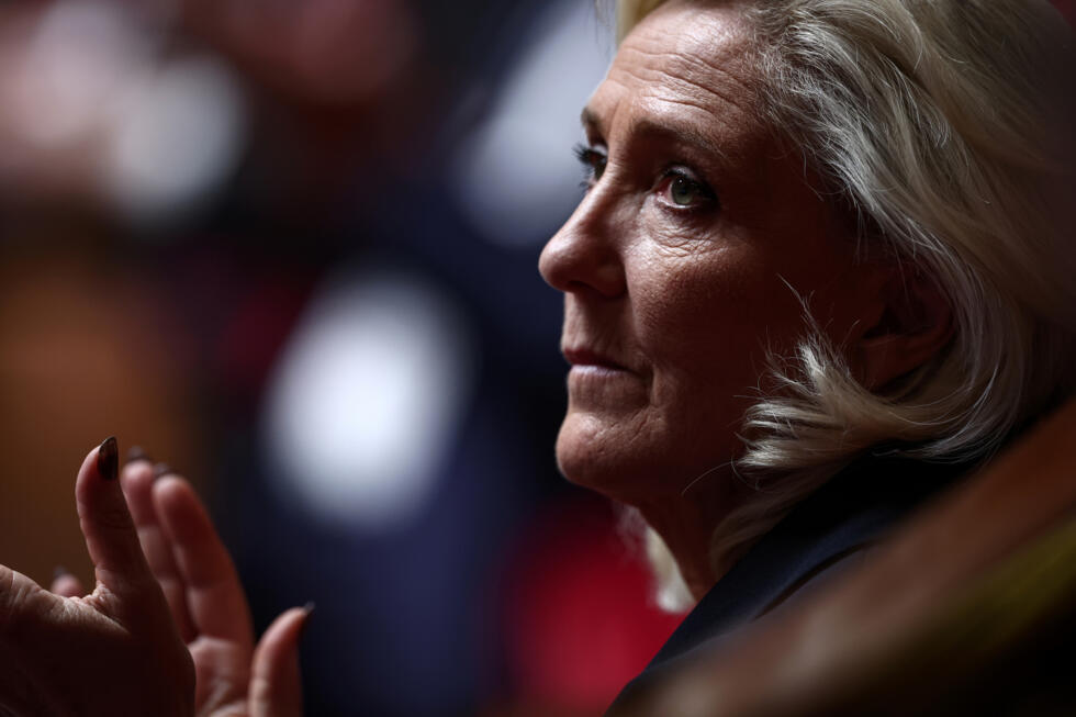 François Bayrou en campagne devant les patrons pour sauver son gouvernement