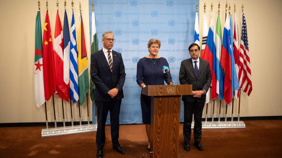 Nucléaire iranien : Paris, Londres et Berlin laissent un mois à l'Iran pour négocier Nucléaire iranien : Paris, Londres et Berlin laissent un mois à l'Iran pour négocier