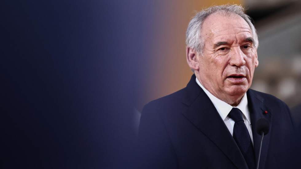 À huit jours de sa probable chute, opération communication pour François Bayrou À huit jours de sa probable chute, opération communication pour François Bayrou