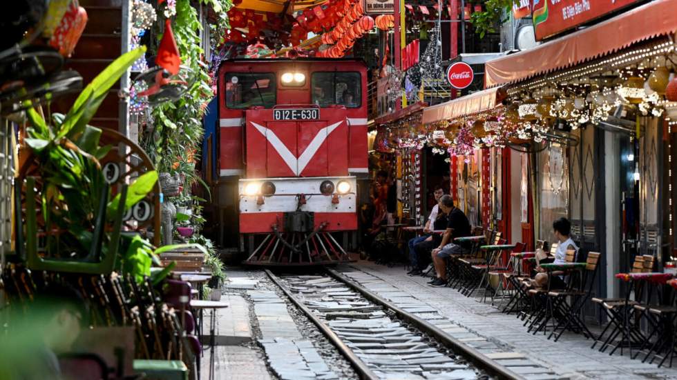 L'instant + : la rue du train à Hanoï, un lieu unique sauvé par le tourisme L'instant + : la rue du train à Hanoï, un lieu unique sauvé par le tourisme